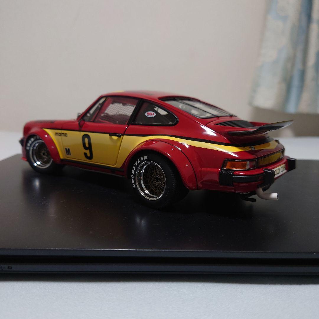 1/18 エグゾト　EXOTO　ポルシェ　PORSCHE　934RSR momo
