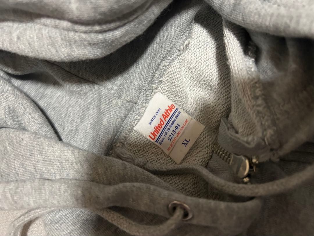 Chevon パーカー　XLサイズ