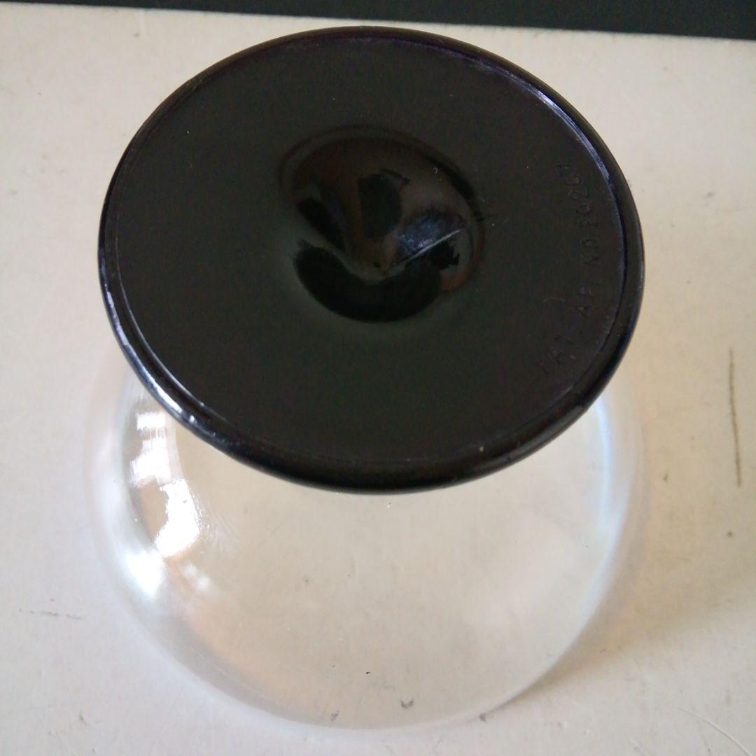 ガラスの氷2色のコップ。