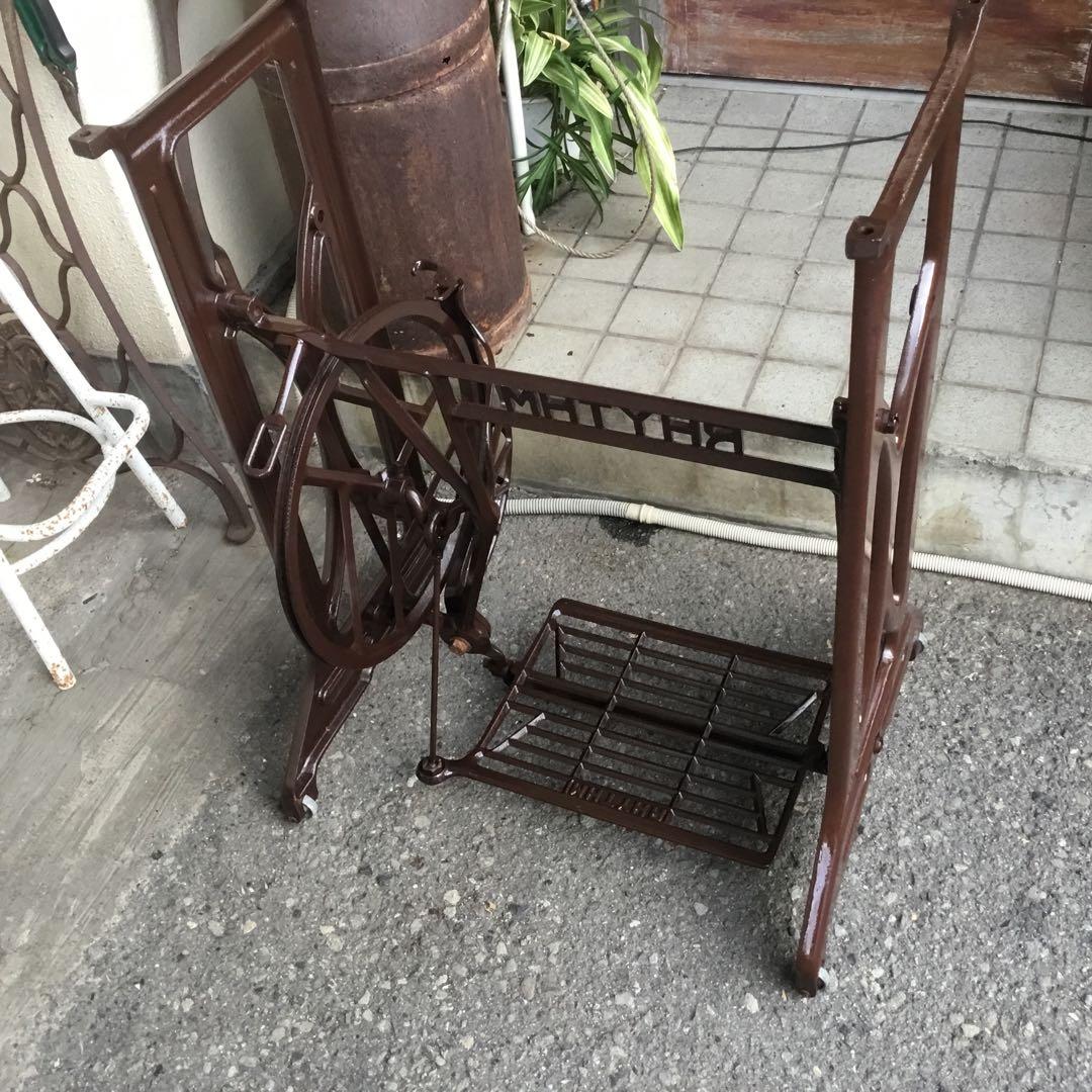 RHYTHMヴィンテージ テーブル脚アイアン　テーブルに！