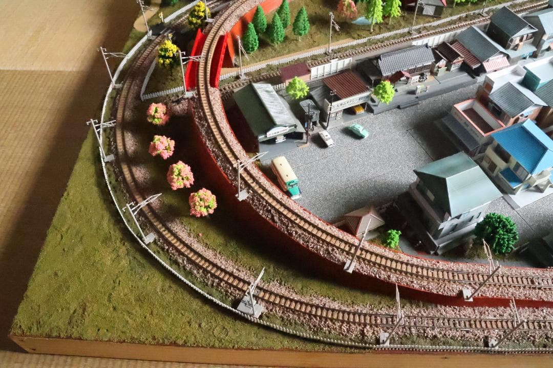 Nゲージ自作ジオラマ　トミックス線路　田舎の駅、風景　複線走行可