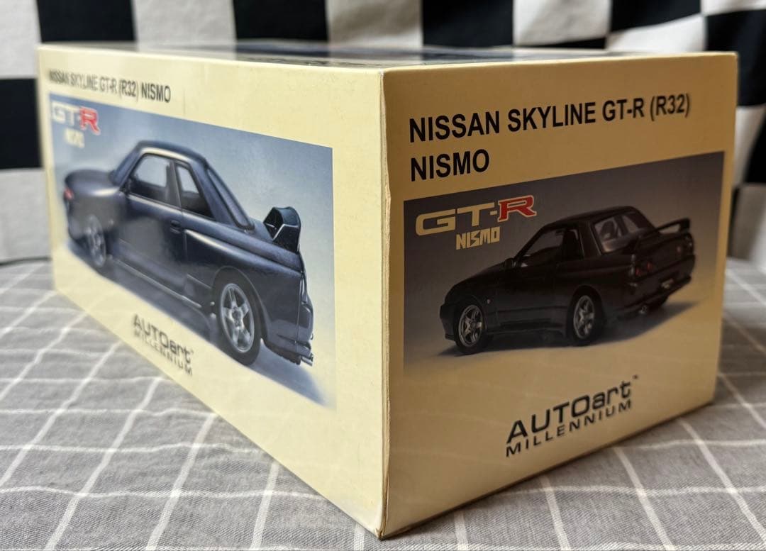 ミニカー Nissan Skyline GT-R (R32) Nismo 1:18