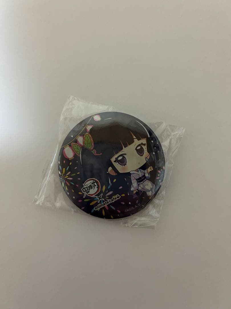 鬼滅の刃 栗花落カナヲ 海外限定 台湾 缶バッジ アニカフェ 希少