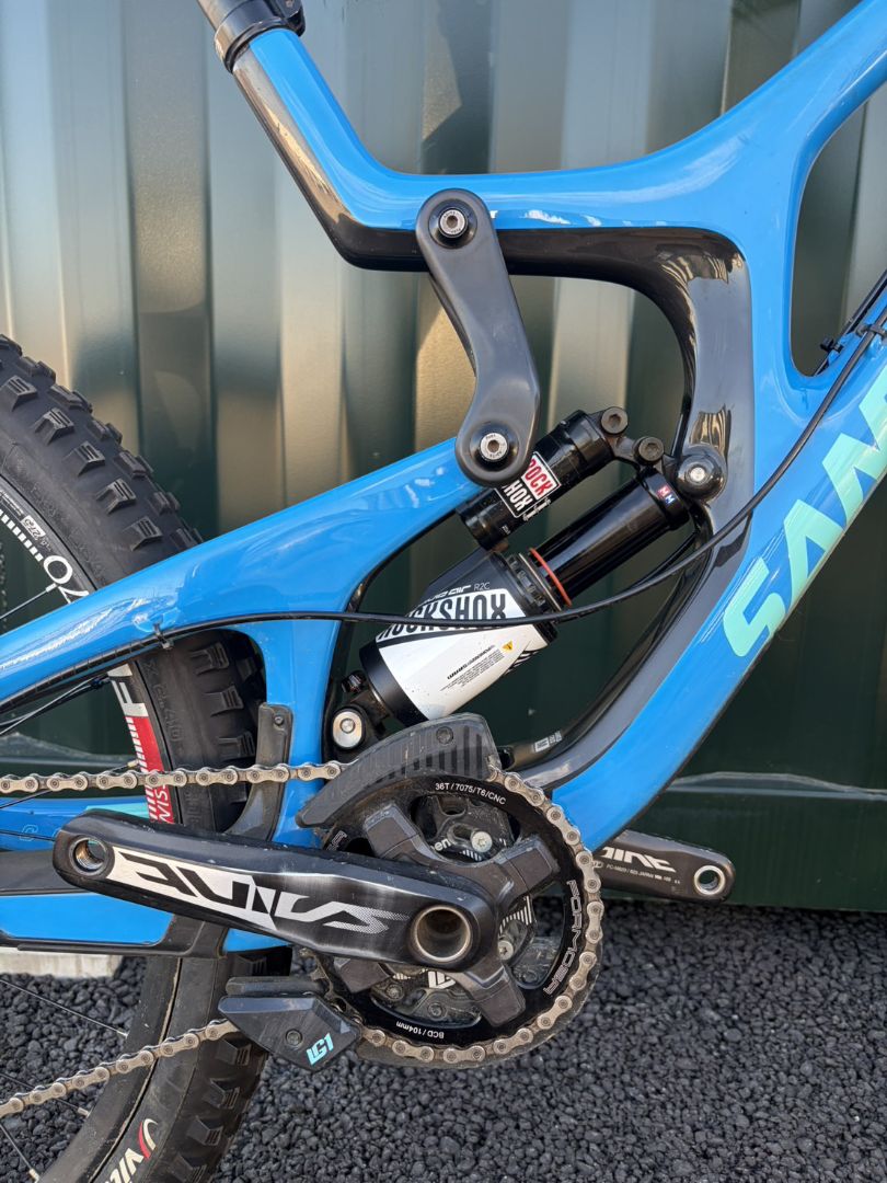 美品　SANTACRUZ　V10 CC 2019年　Mサイズ ダウンヒル