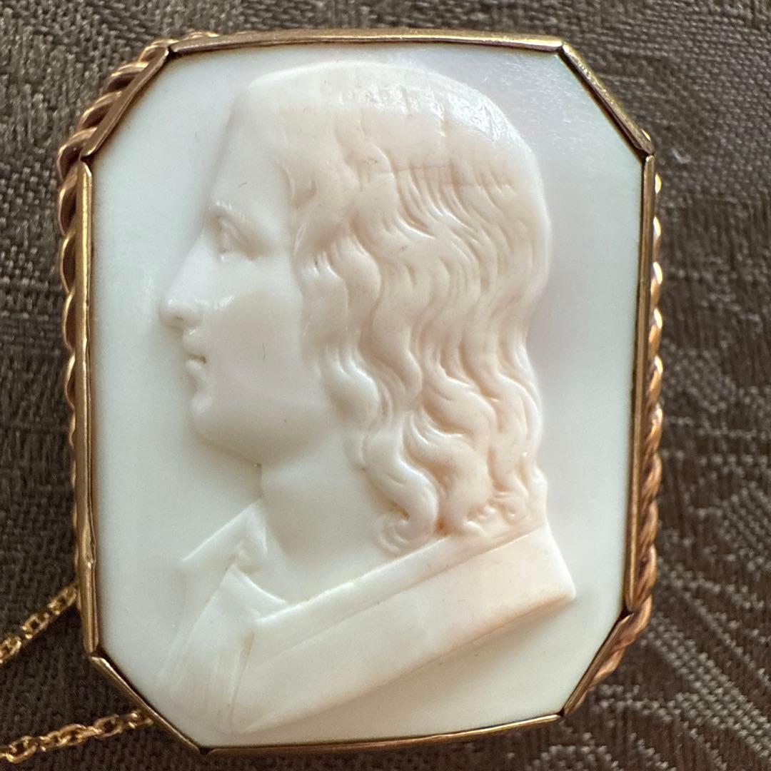 【アンティーク】9金刻印 シェルカメオブローチ英国製、逸品！ 最終価格、匿名発送