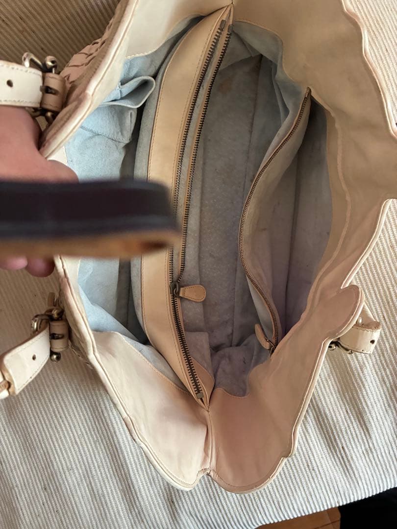 ボッテガ　ホワイト 編み込みデザイン バッグ