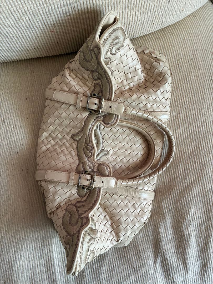 ボッテガ　ホワイト 編み込みデザイン バッグ