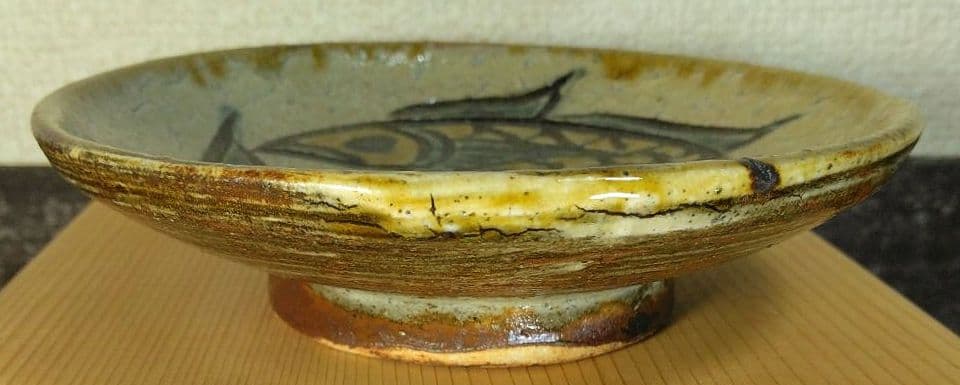 人間国宝 金城次郎 魚紋平盃 栞 共箱 美品 やちむん 壺屋焼 壷屋焼