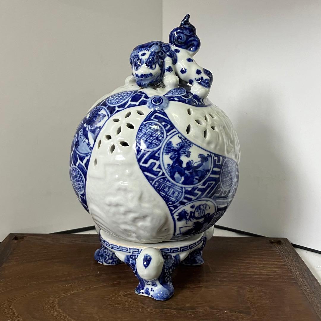 中国 五良大甫呉祥瑞造 染付 獅子 香炉 高さ20.5cm