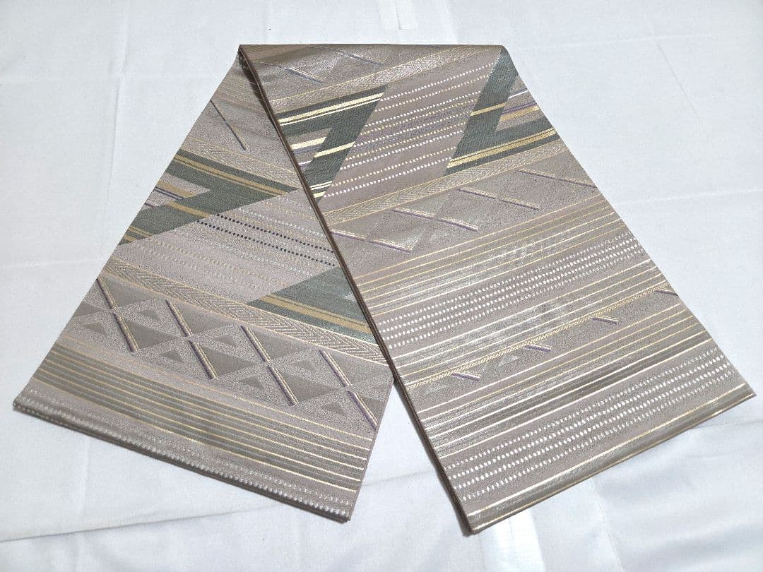 A5 美品 西陣織 山勝織物 幾何学模様 金糸 六通 正絹 フォーマルな袋帯