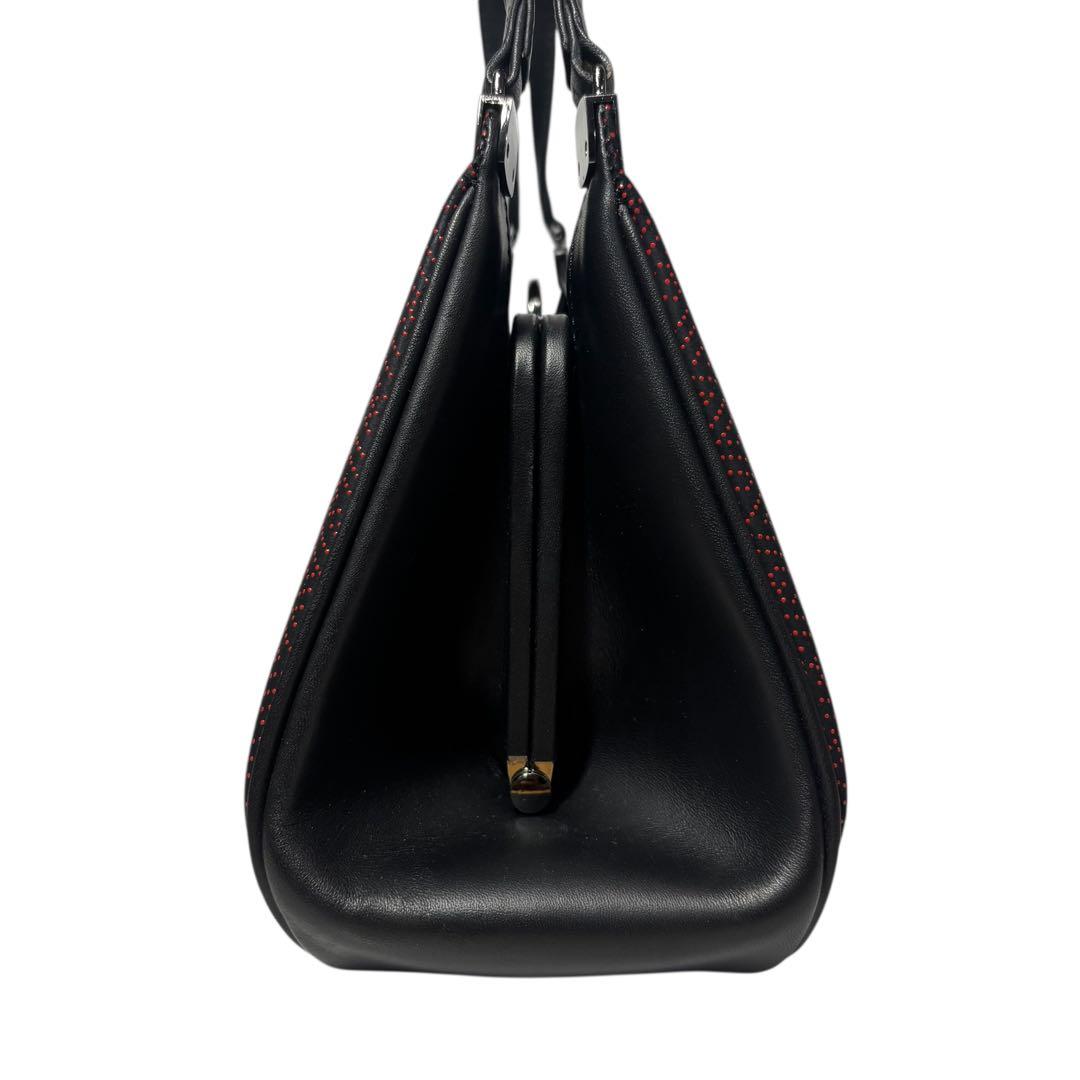 印傳屋　ハンドバッグ　鹿革　レザー　がま口　黒地/赤漆　紗綾形模様　甲州伝統工芸