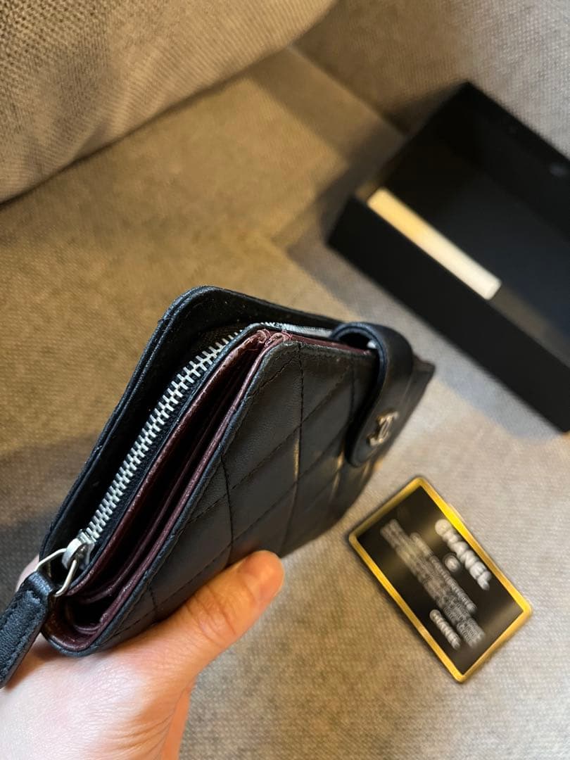 CHANEL マトラッセ　財布　コンパクト　二つ折り　ブラック　ラムスキン