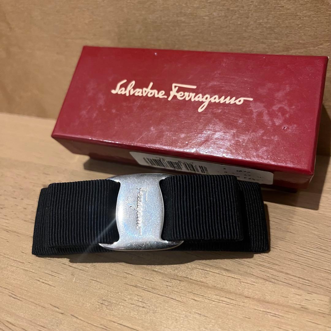 希少 正規品 フェラガモ バレッタ 黒