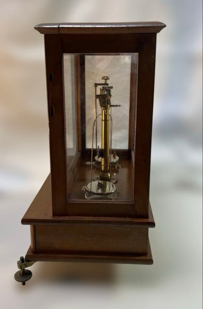 アンティーク 木製天秤 ガラスケース付き 動作可