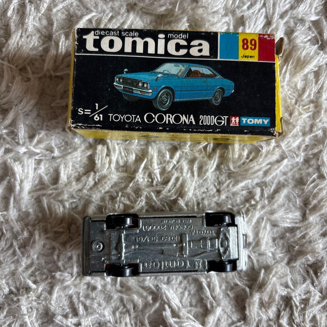 トミカ黒箱89　トヨタ　コロナ　2000GT シルバー