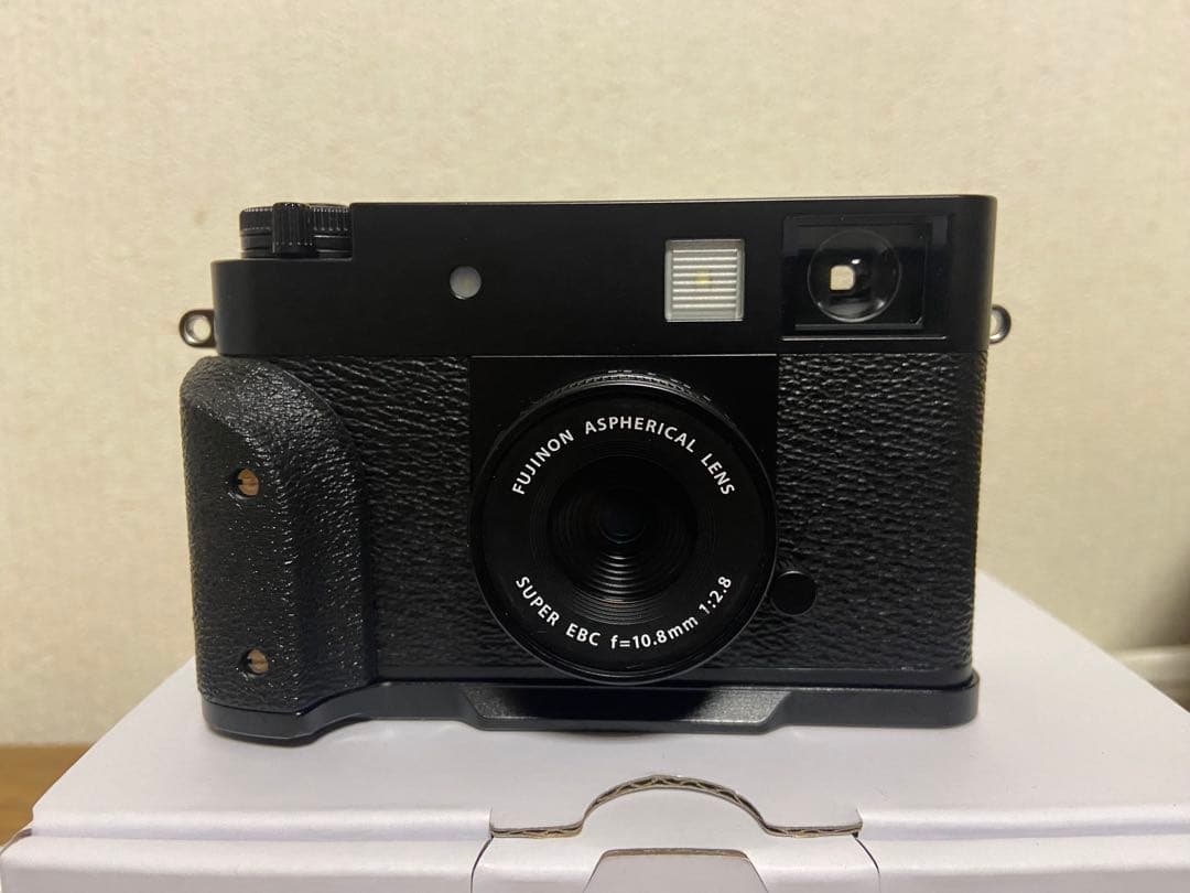 Fujifilm X-HALF 本体とSmallRigアクセサリー