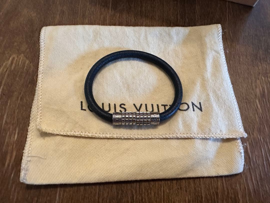 Louis Vuitton （ルイ・ヴィトン）タイガ　バングル　ブレスレット