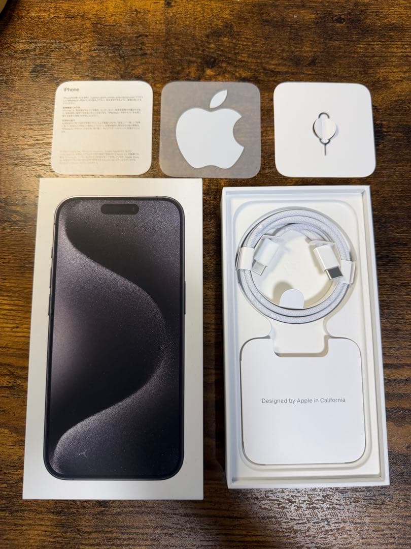 iphone15 pro 256gb simフリー　ブラックチタニウム　超美品