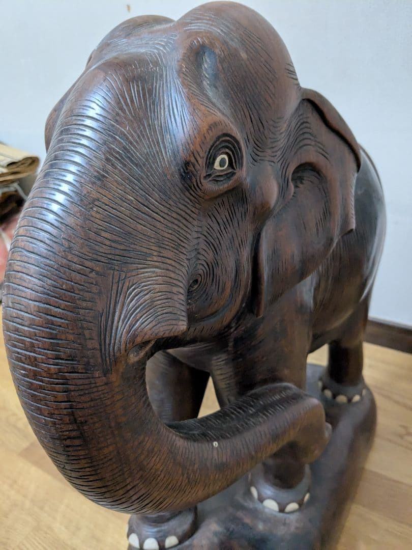 木製象の彫刻 高さ約60cm