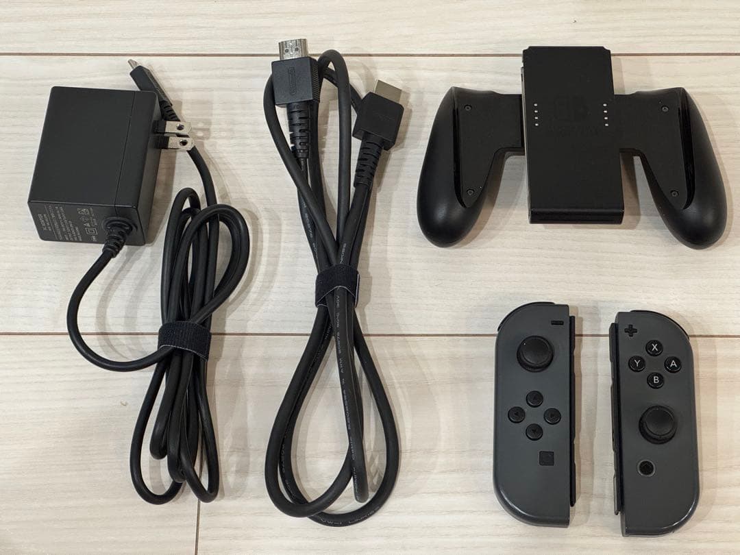 Nintendo Switch 本体 / Joy-Con(LR) グレー