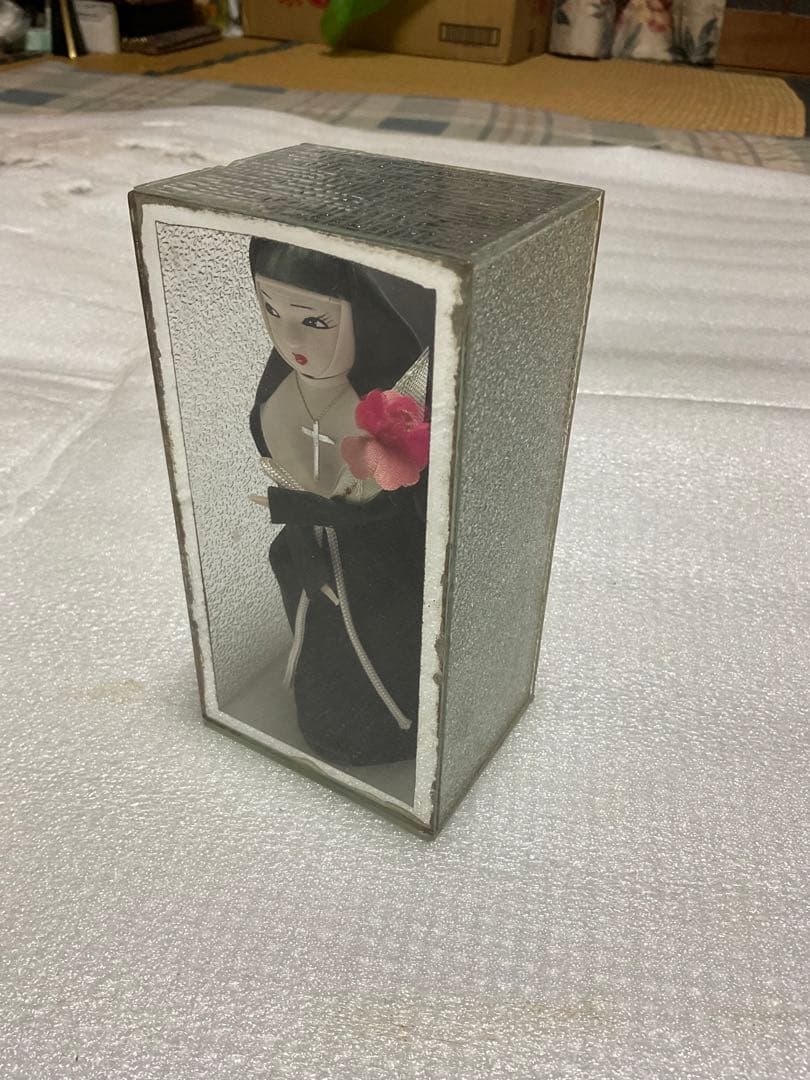 黒い修道女の人形／長崎県大浦天主堂にて購入【昭和アンティーク】。