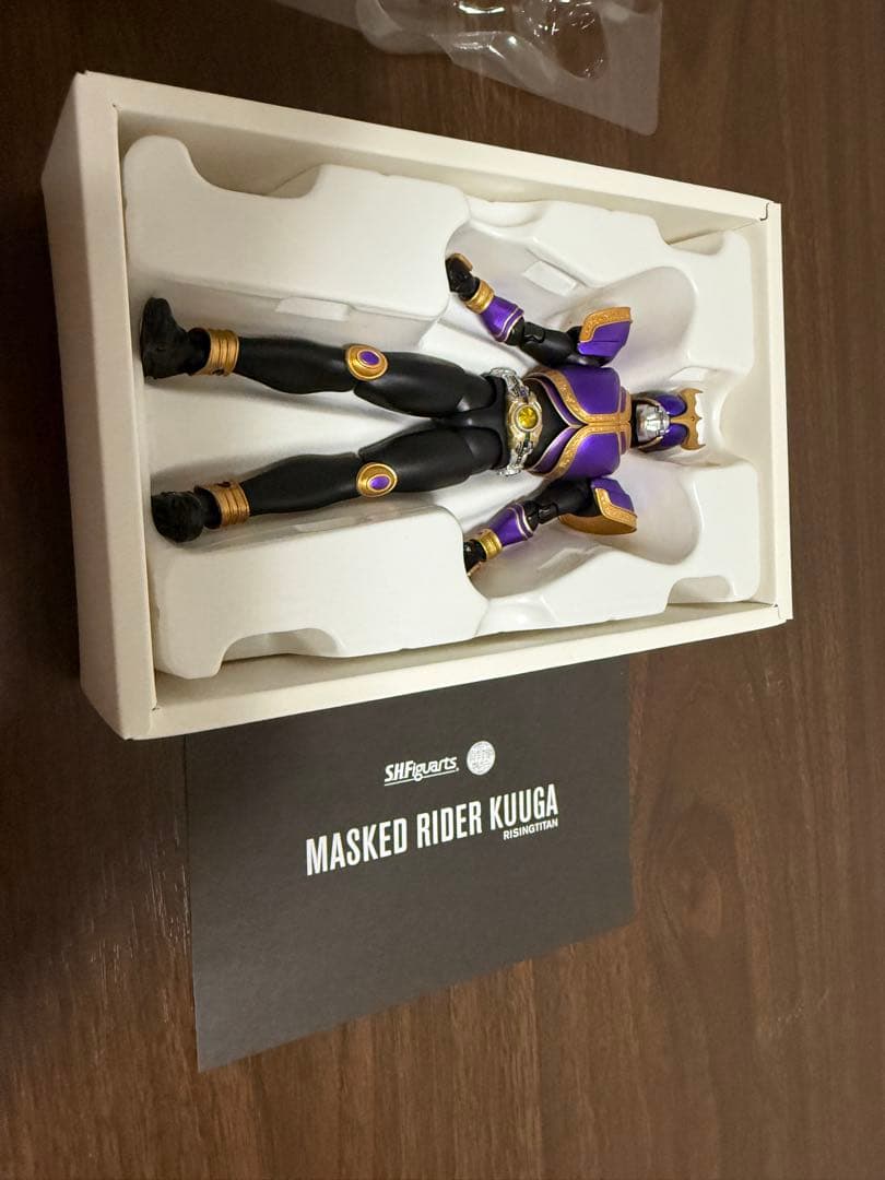 真骨彫　仮面ライダークウガ　ライジングタイタン