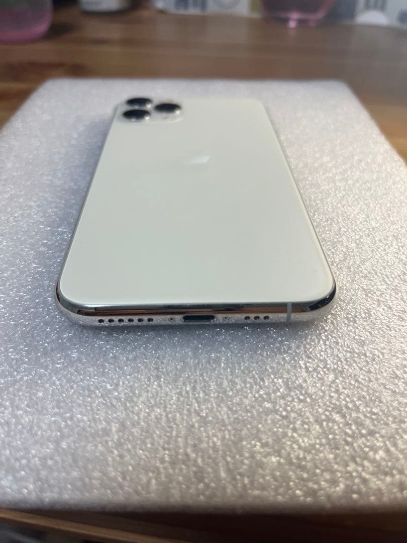 Apple iPhone 11 Pro シルバー 本体　バッテリー82%