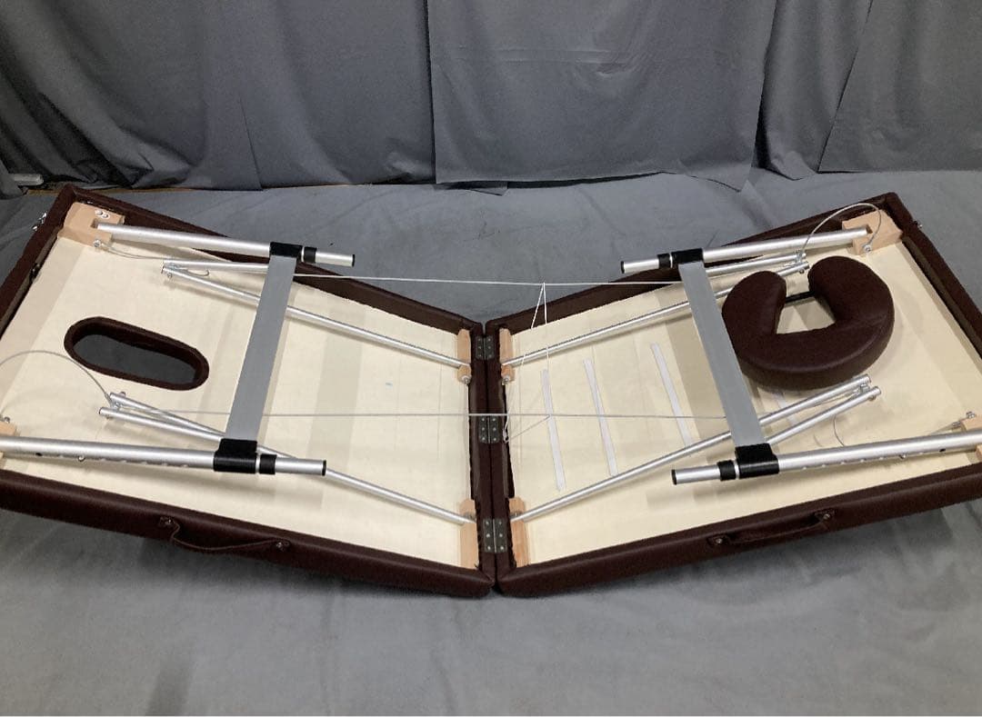 セブンビューティ　折りたたみ式マッサージテーブル　ブラウン