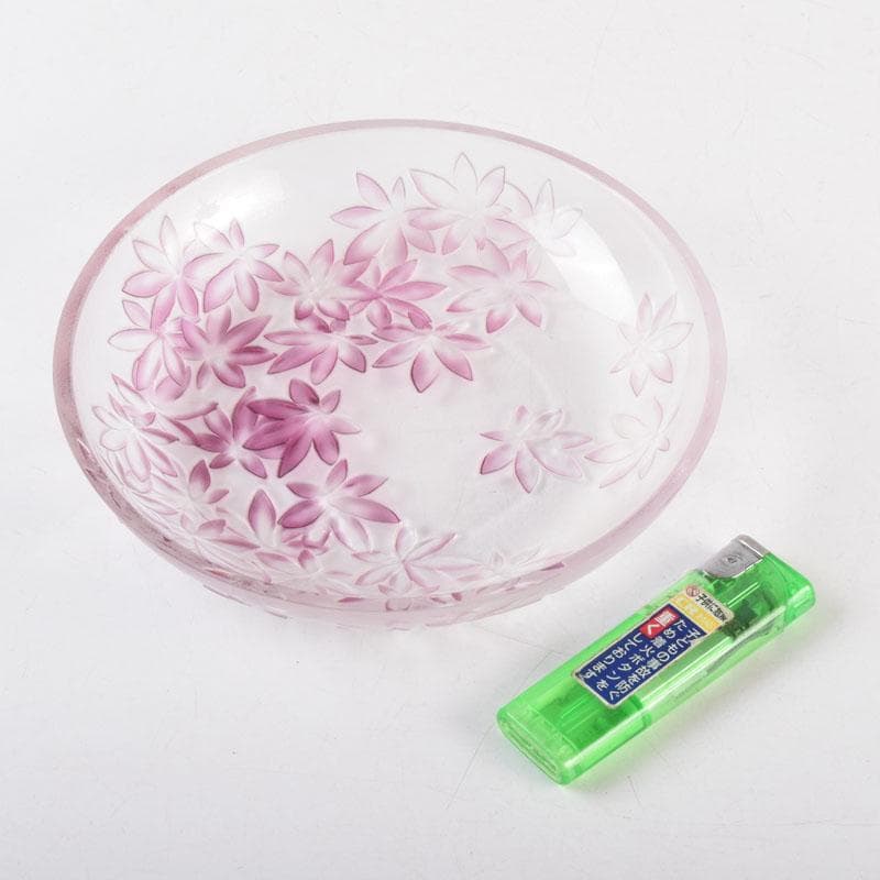 ガラス工芸　荒木良忠作　玻璃彫刻　金赤楓はがさね文皿　共布共箱　C　9197