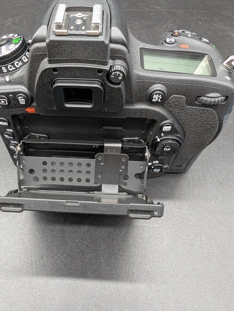 【美品・動作確認済】Nikon D750 ボディ MB-D16