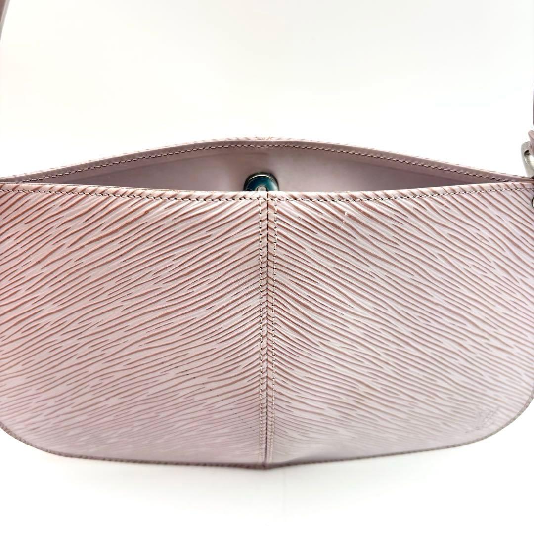 LOUIS VUITTON エピ　ポシェット　ドゥミリュンヌ　ライラック