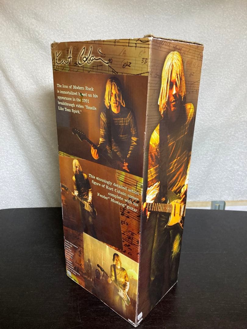 ネカ　Neca カートコバーン　 Cobain 18センチ