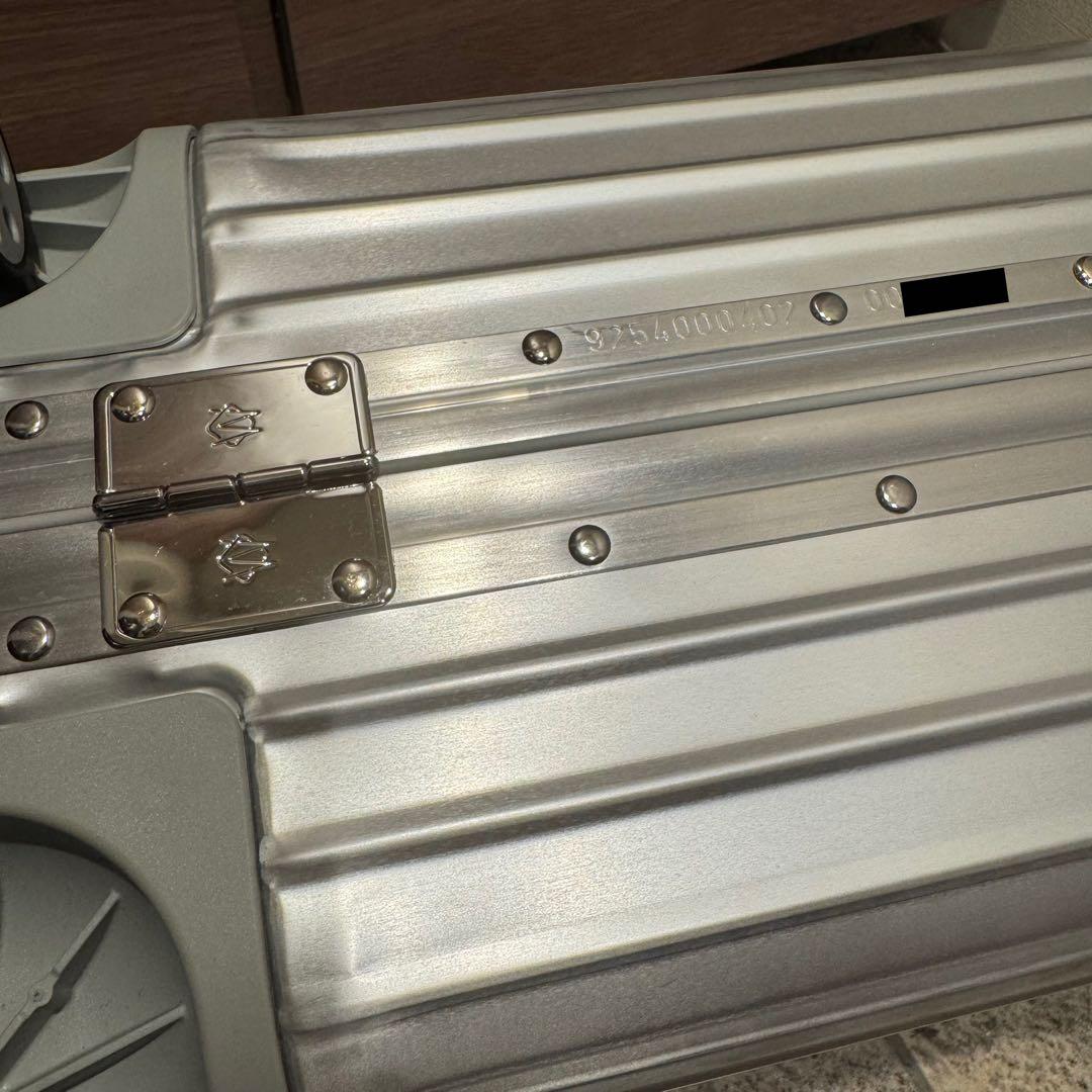 木製人のフリマ 【美品】生涯保証　リモワ　オリジナル　コンパクト