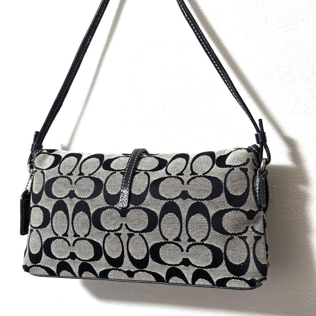 COACHアクセサリーポーチ シグネチャー柄キャンバス 　コーチワンショルダー