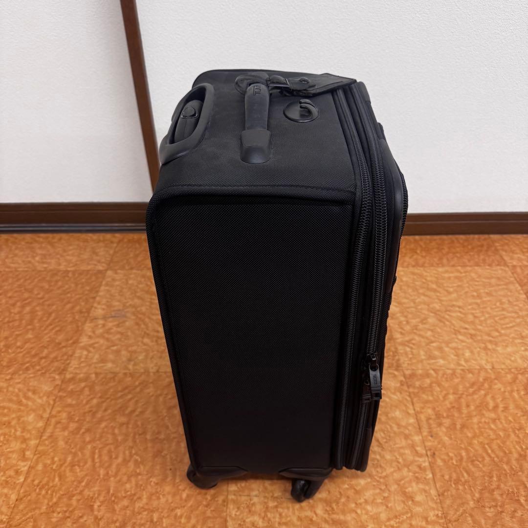 TUMI 22060DH 機内持込みOK4輪キャスター付きスーツケース　トランク