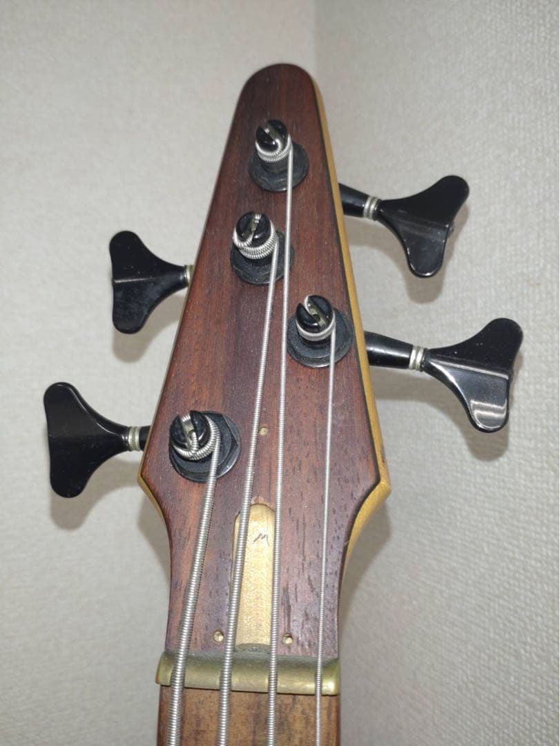 TUNE GUITAR TECHNOLOGY ベースギター