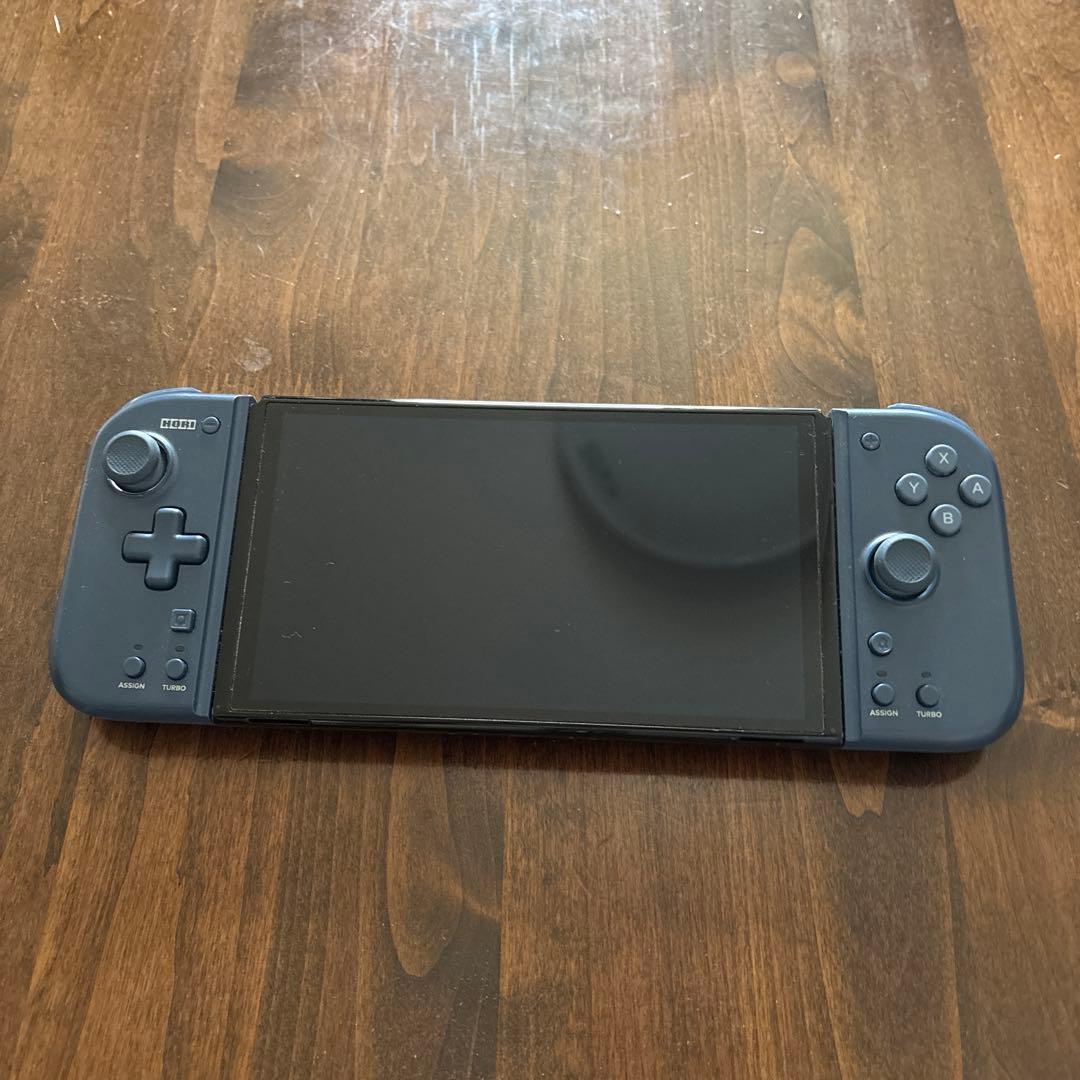 Nintendo Switch 有機EL ホリグリップコントローラー　ソフト2本