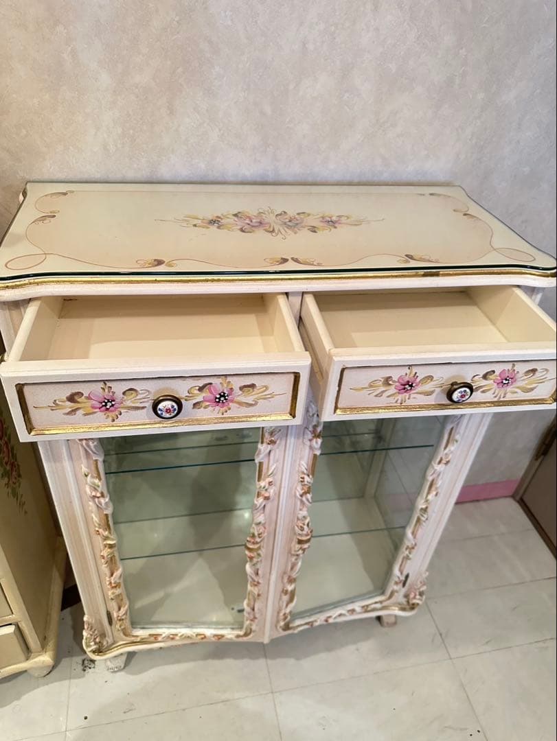 【mayumi】ロココ調 ガラスキャビネット猫脚 家具 お姫様 ローラアシ