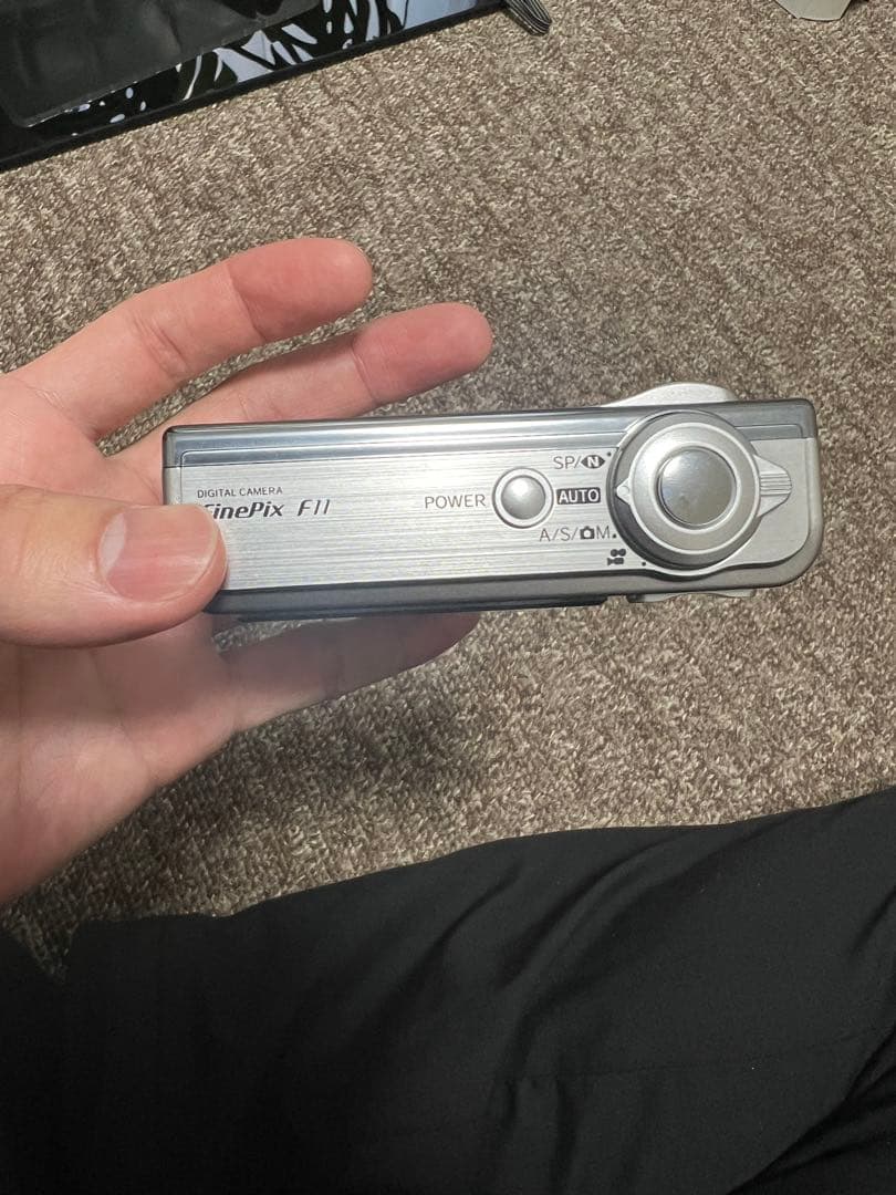 2005年製オールドデジカメ　FinePix F11 箱付属品全セット
