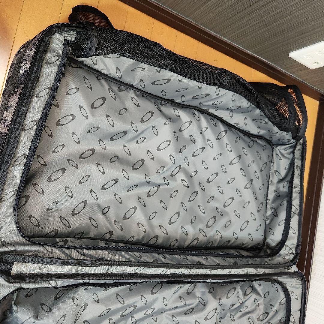 【のりぞ〜】 OAKLEY オークリー 大型 キャリーケース カモフラ