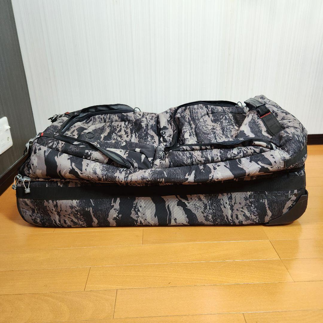 【のりぞ〜】 OAKLEY オークリー 大型 キャリーケース カモフラ