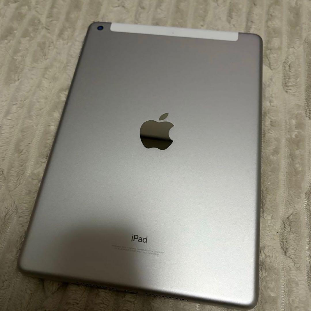 Apple iPad (第６世代) 32GB シルバー ケース付き