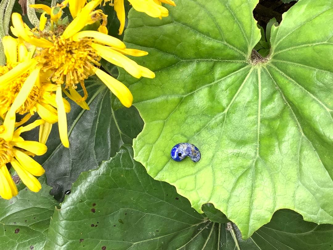 ✳希少お宝勾玉‼️ ラピスラズリ　黄鉄鉱ピカピカ　色彩良好　本物ソーティング付‼️