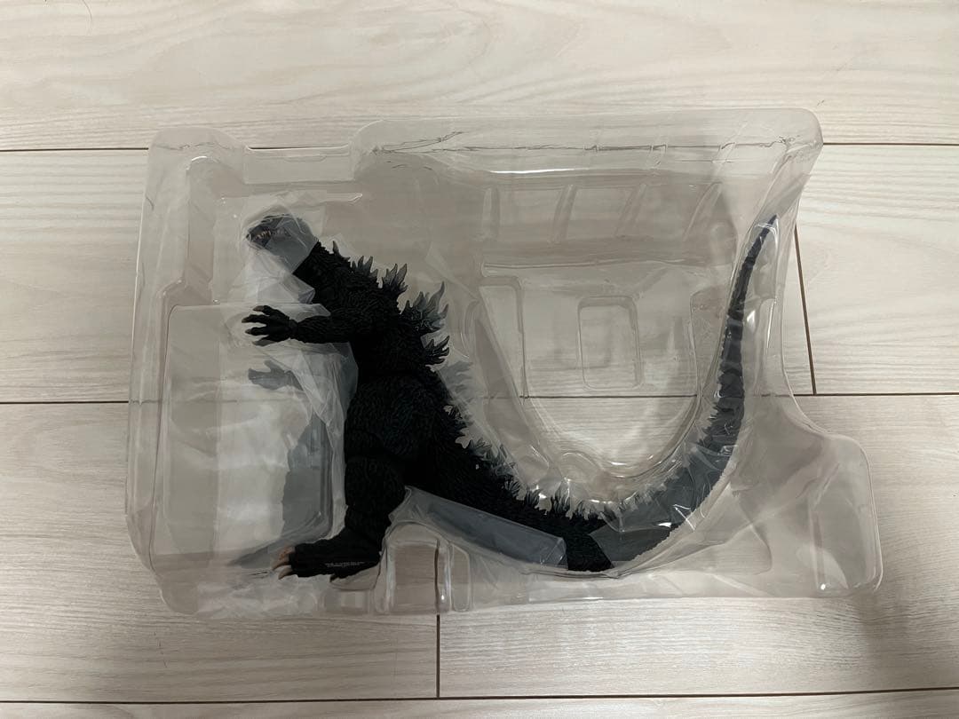 【ゆ】S.H. MonsterArts ゴジラ [2002]