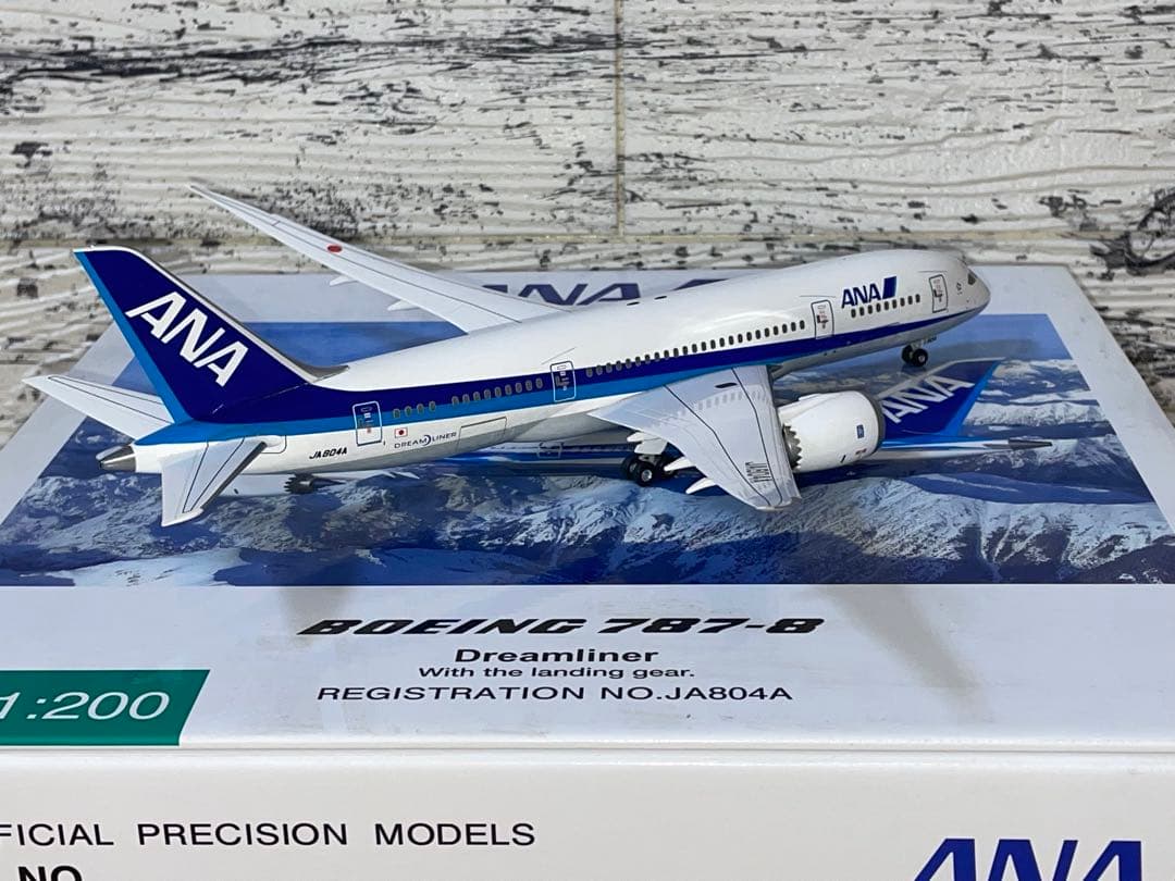 全日空商事 1/200 ANA ボーイング B787-8 JA804A 台座付き