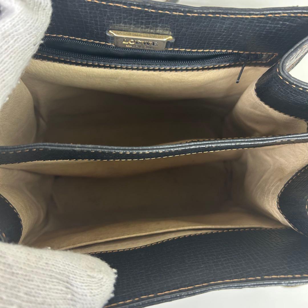 美品 ロエベ レザー ショルダーバッグ ターンロック ロゴ型押し 黒