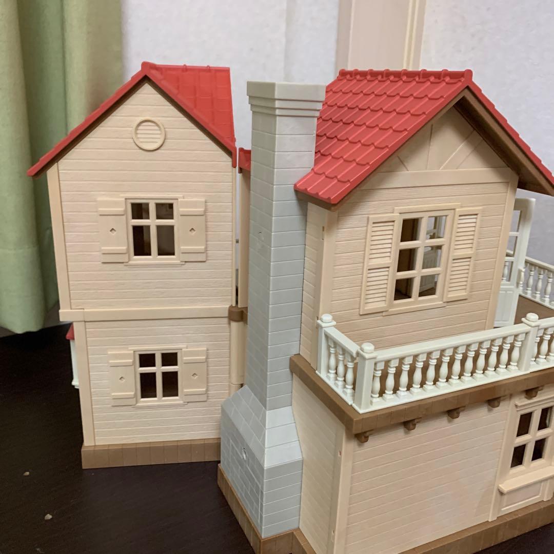 廃盤　シルバニアファミリー　あかりの灯る家　お家➕人形➕小物色々をまとめて！