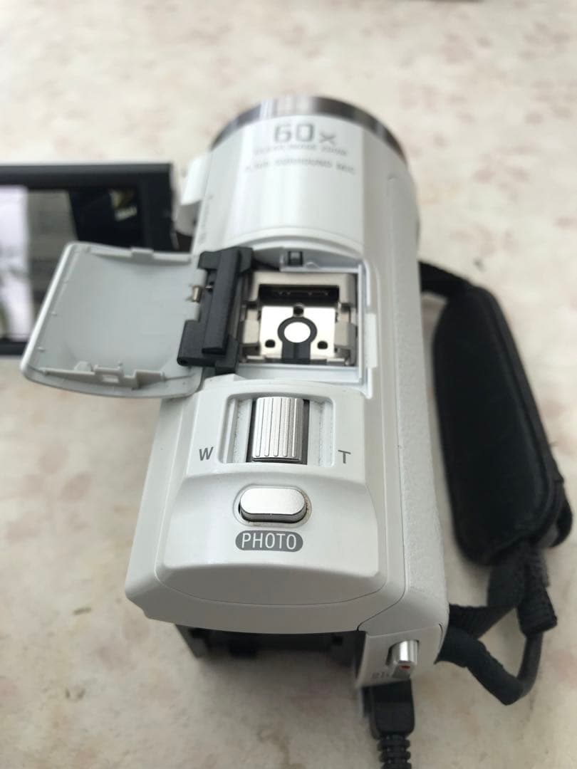 ソニーハンディカムHDR-CX535ホワイト付属品勢揃い