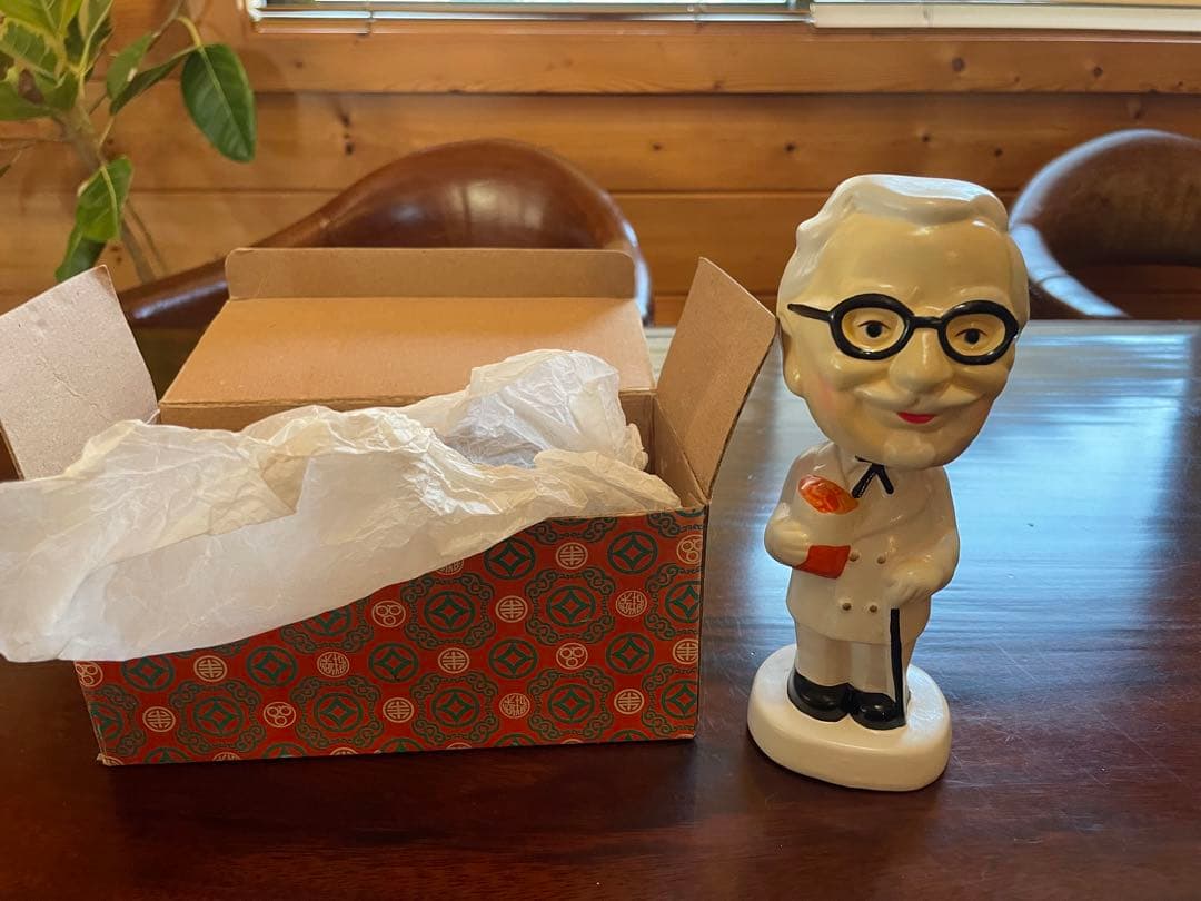 ケンタッキー　カーネルサンダースおじさん人形