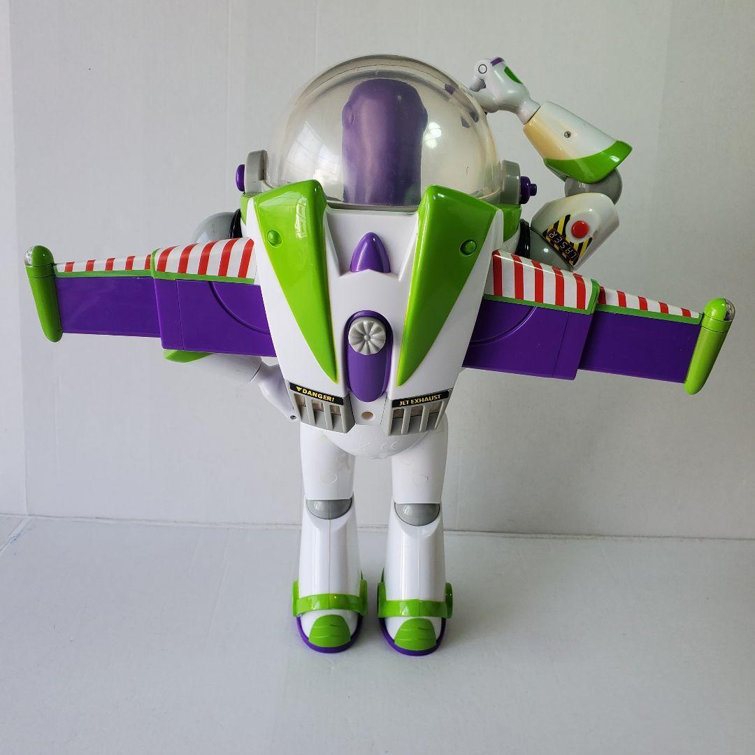 トイ・ストーリー リアルサイズトーキングフィギュア　バズ・ライトイヤー 人形